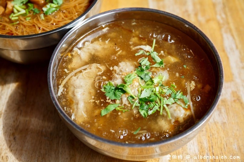 阿榮麵線．桃園中壢美食（夜市旁的美味大腸麵線，肉羹麵也還不錯）