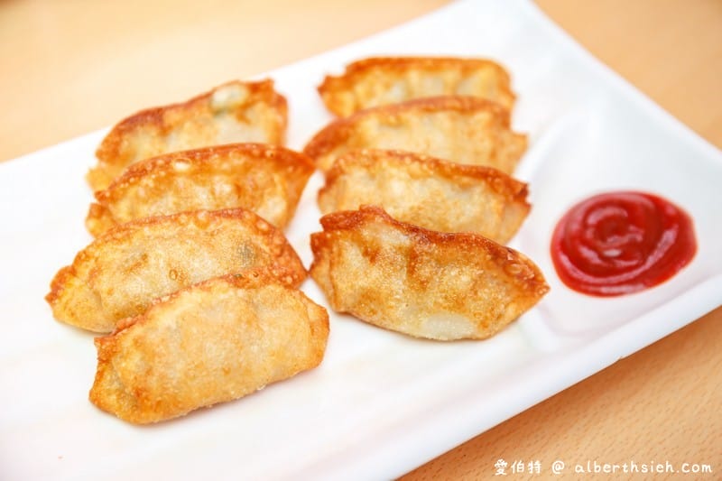 呷尚寶JSP早午餐．桃園美食（漢堡種類多清爽不油膩，蘿蔔糕，蛋餅也好吃）