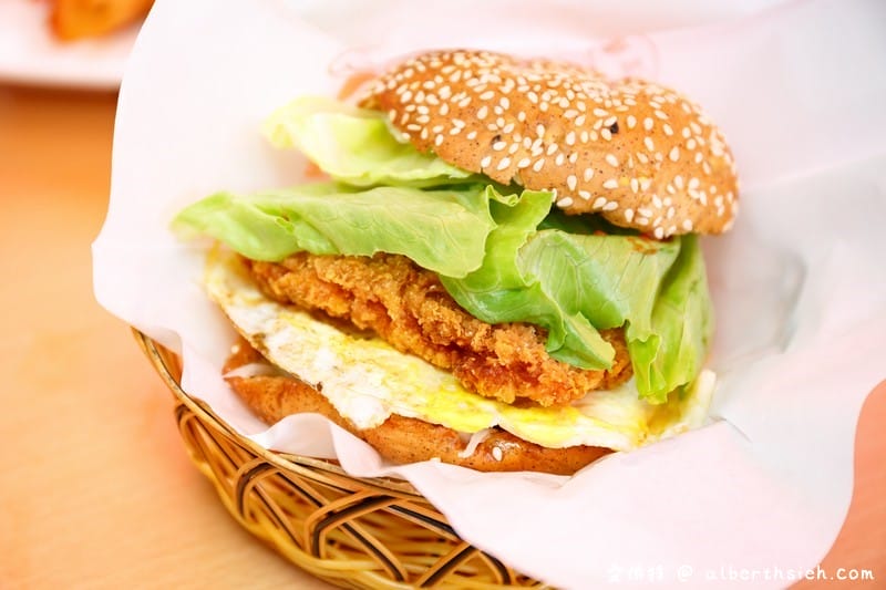 呷尚寶JSP早午餐．桃園美食（漢堡種類多清爽不油膩，蘿蔔糕，蛋餅也好吃）