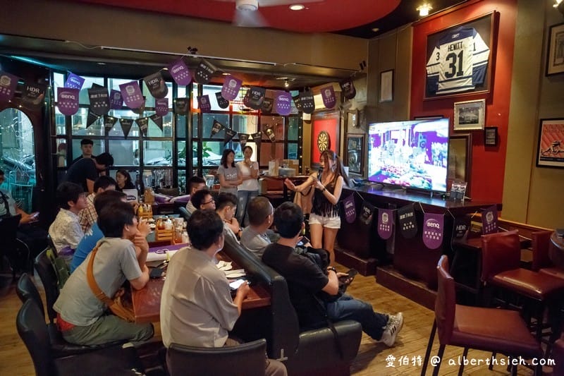 BenQ 65SW700 4K HDR電視（用65吋廣色域大電視觀看世足就是比較爽）