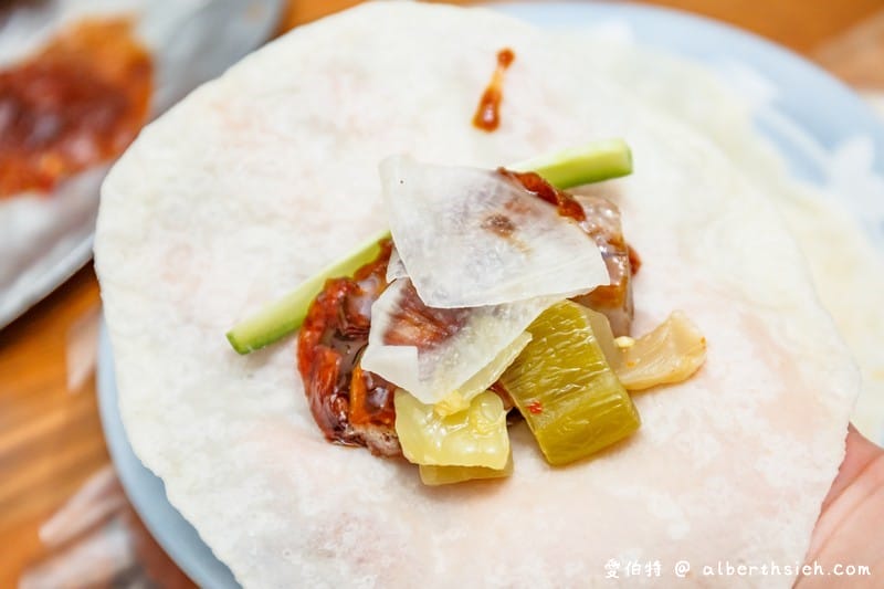家香北平脆皮烤鴨．桃園龜山美食（皮脆鴨肉多汁不柴，熱炒夾餅都好吃）