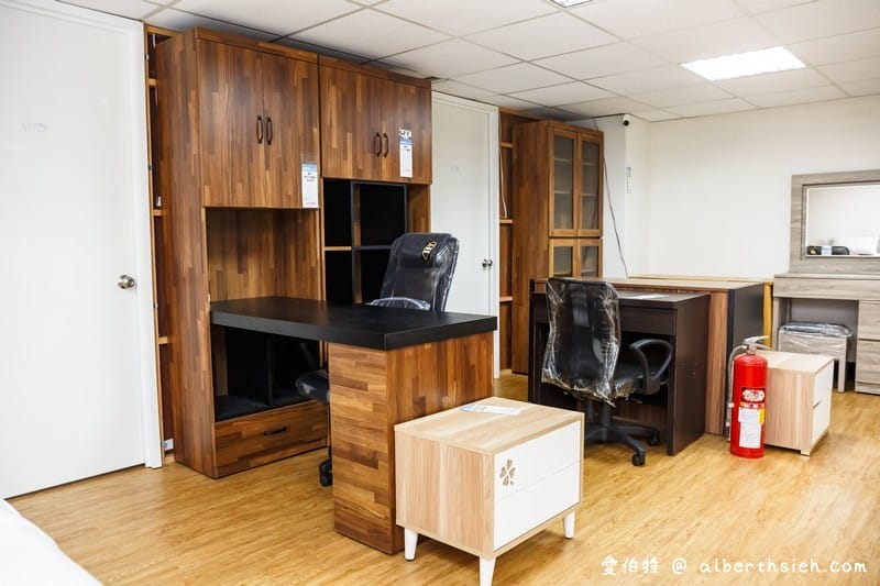 高雄家具推薦．億傢俱批發倉庫（沙發床墊種類多，還可以客製化價錢也公道）