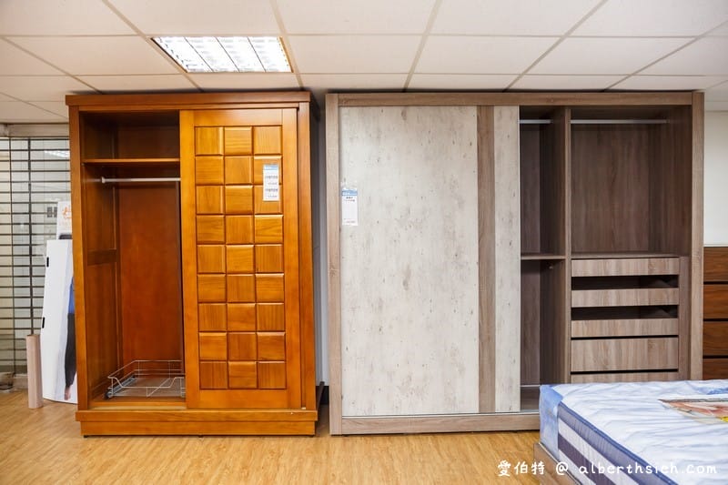高雄家具推薦．億傢俱批發倉庫（沙發床墊種類多，還可以客製化價錢也公道）