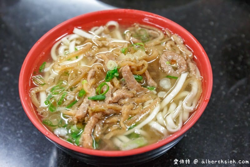 莊記牛肉麵．新竹竹東美食（價格親民，蒜香味十足偏重口味）