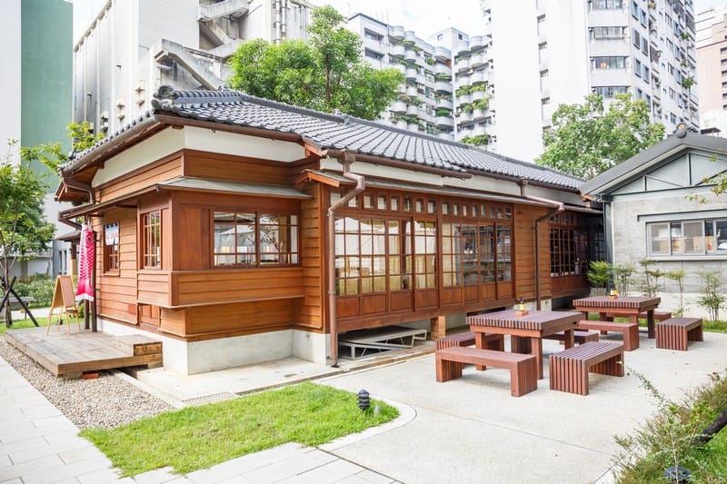 桃園77藝文町．桃園免門票景點（火車站旁舊日式警察宿舍文青IG打卡點）