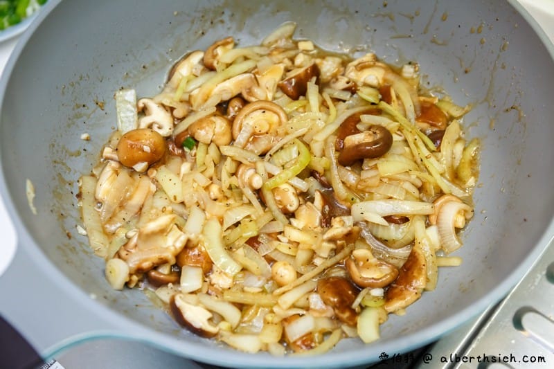 洋蔥炒香菇．Aries食譜