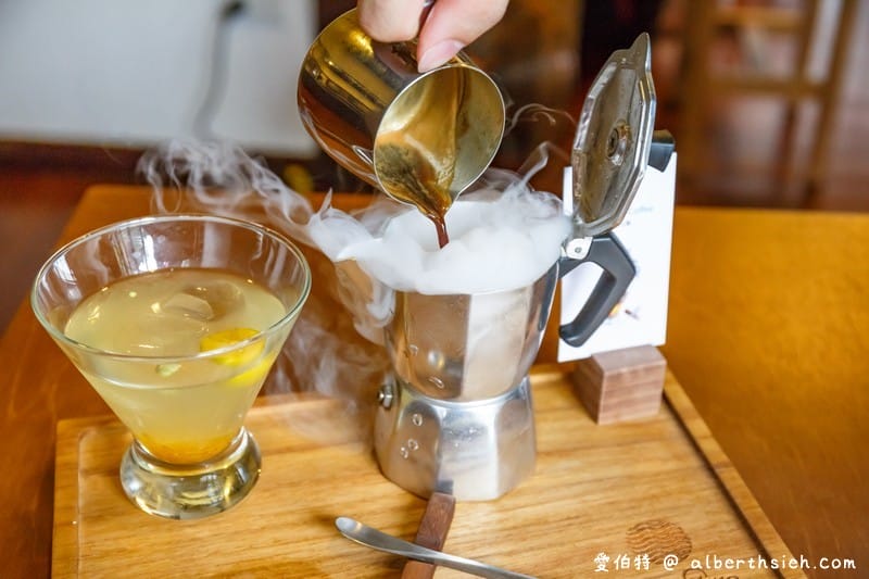 成真咖啡．桃園77藝文町美食（百年老屋搭配舒芙蕾以及冠軍咖啡超讚）