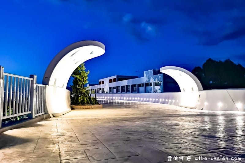 花馬道天空步道&后里後火車站（台中花博森林園區夜景搭配燈光超美）