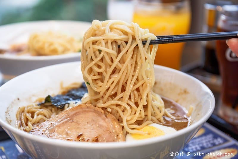 花月嵐拉麵．桃園統領美食（日本原汁原味的濃厚湯頭，添加高湯更加順口美味）
