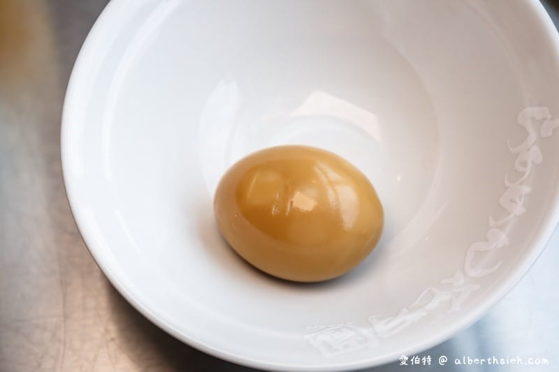花月嵐拉麵．桃園統領美食（日本原汁原味的濃厚湯頭，添加高湯更加順口美味）