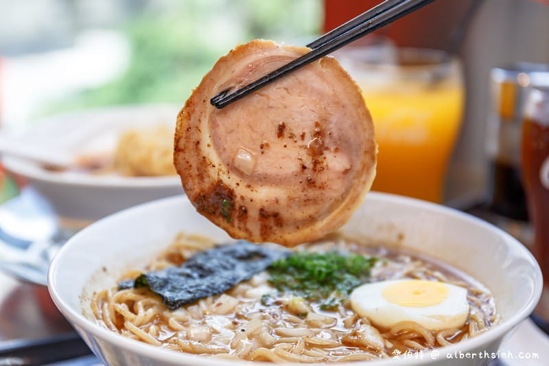 花月嵐拉麵．桃園統領美食（日本原汁原味的濃厚湯頭，添加高湯更加順口美味）