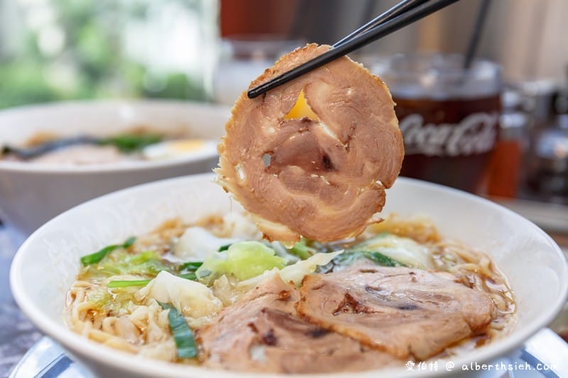 花月嵐拉麵．桃園統領美食（日本原汁原味的濃厚湯頭，添加高湯更加順口美味）