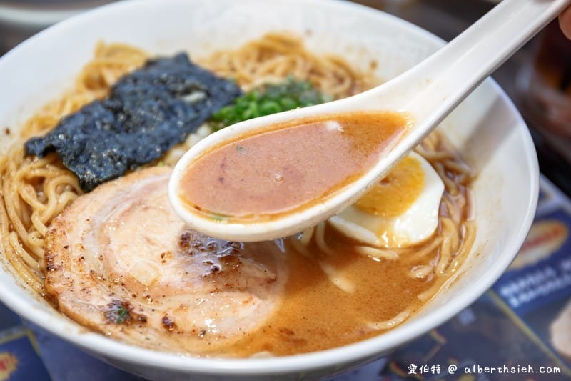 花月嵐拉麵．桃園統領美食（日本原汁原味的濃厚湯頭，添加高湯更加順口美味）