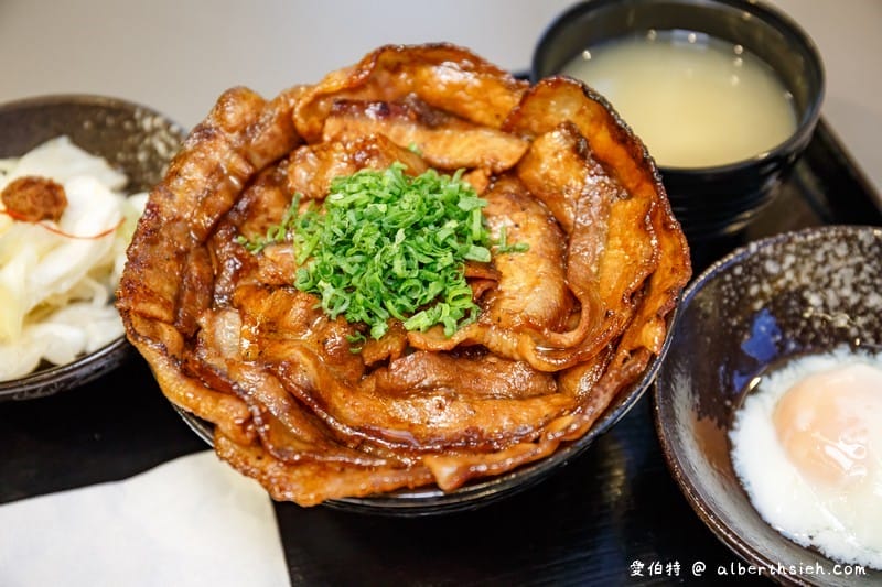 燒丼株式會社．桃園統領美食（肉食主義必訪，燒肉丼有醬香不過鹹超滿足）
