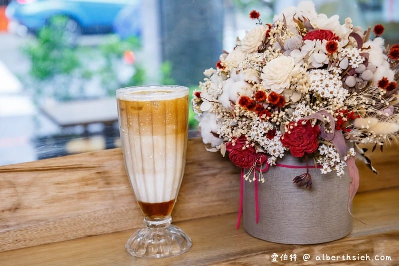 青鳥菲卡Cafe．桃園美食（咖啡好喝，但不適合內用外帶較佳）