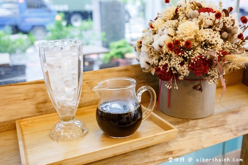 青鳥菲卡Cafe．桃園美食（咖啡好喝，但不適合內用外帶較佳）