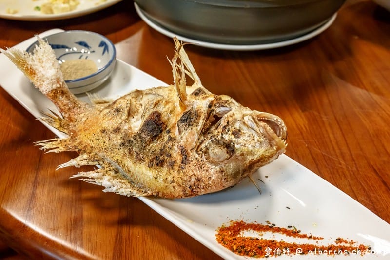 花蓮愛上這味懷舊餐廳（熱炒火鍋手路菜通通有，適合宵夜聚餐）