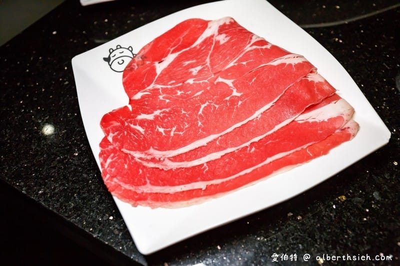 小蒙牛頂級麻辣鴛鴦鍋．中壢火鍋吃到飽（哈根達斯/啤酒/和牛/天使紅蝦/松阪豬任你吃）