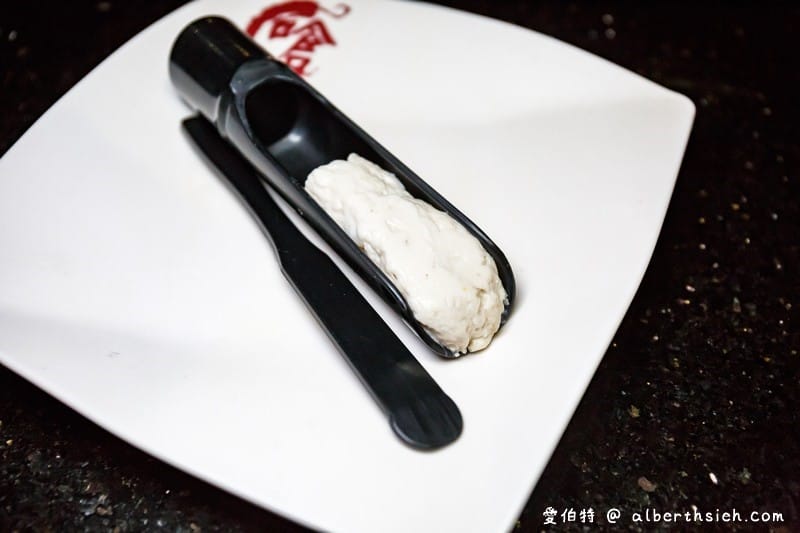 小蒙牛頂級麻辣鴛鴦鍋．中壢火鍋吃到飽（哈根達斯/啤酒/和牛/天使紅蝦/松阪豬任你吃）
