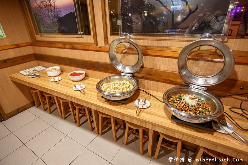 奮起湖大飯店（阿里山平價飯店/距離車站老街兩分鐘/戰斧軟燒肉鐵路便當超好吃）