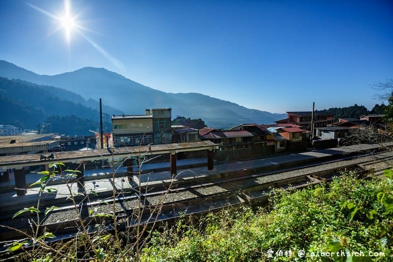 奮起湖大飯店（阿里山平價飯店/距離車站老街兩分鐘/戰斧軟燒肉鐵路便當超好吃）