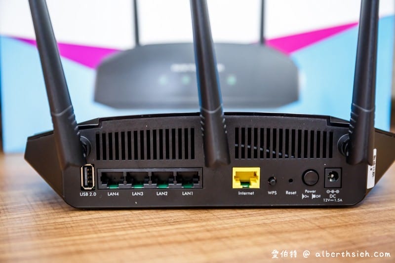 Netgear R6850 AC2000雙頻無線路由器（搭配MU-MIMO技術/2.4&5GHz雙頻/動態Qos讓家裡WiFI更加穩定以及可靠）