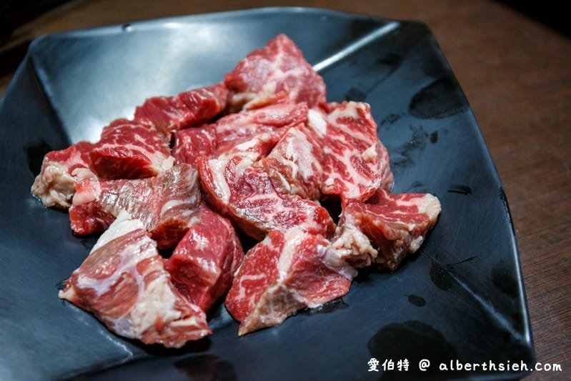 光復牛肉店．嘉義新港美食（老饕帶路的溫體牛肉火鍋，牛肉塊/牛舌/牛肝都好吃）