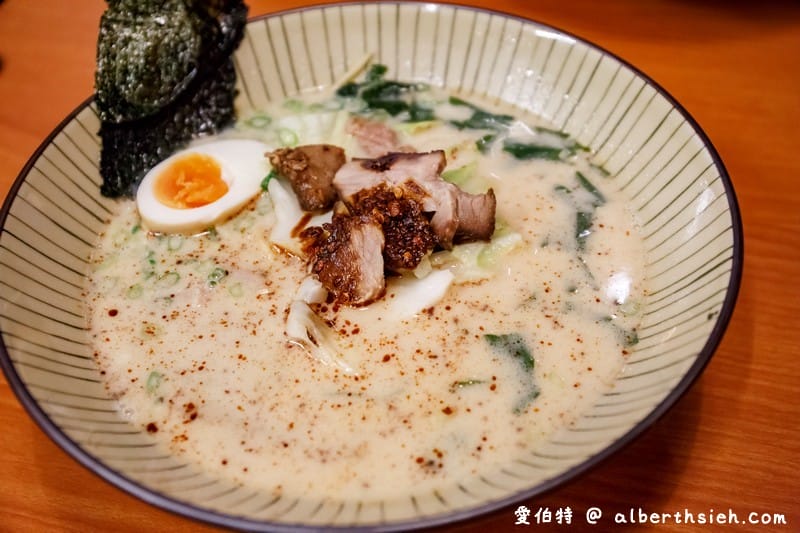 博多11川番町豚骨拉麵．銘傳龜山美食（湯頭香醇，味道不錯但價錢稍貴）