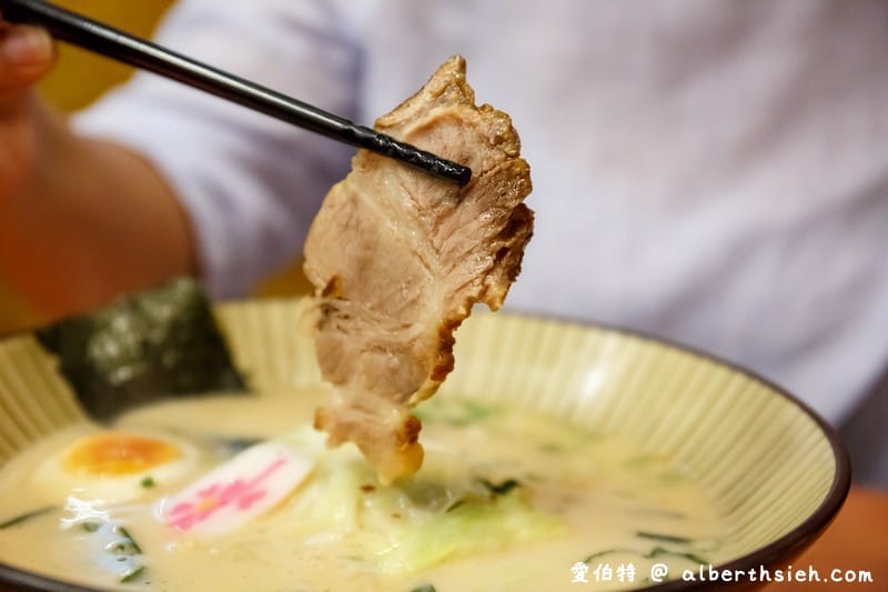 博多11川番町豚骨拉麵．銘傳龜山美食（湯頭香醇，味道不錯但價錢稍貴）