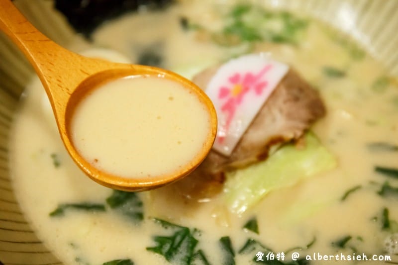 博多11川番町豚骨拉麵．銘傳龜山美食（湯頭香醇，味道不錯但價錢稍貴）