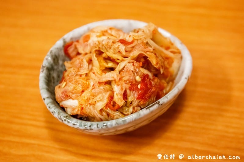 博多11川番町豚骨拉麵．銘傳龜山美食（湯頭香醇，味道不錯但價錢稍貴）