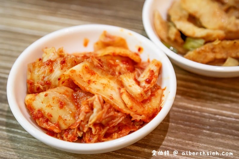 bibim韓食拌樂．林口三井outlet美食（韓式小菜隨你吃到飽，海鮮炒豬肉平盆鍋食材豐盛）