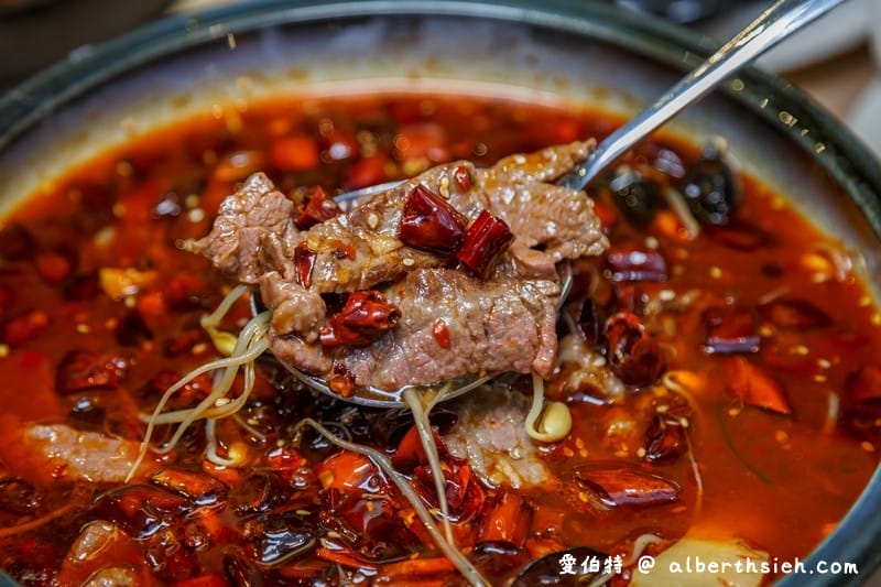 開飯川食堂．中友百貨美食（酥香麻辣的翻滾吧！肥腸，等你來品嚐！）