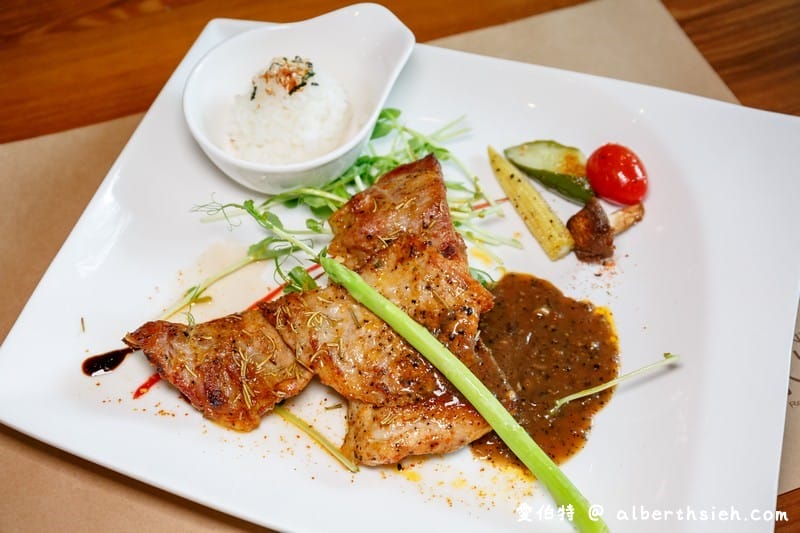 山景湖水岸．龍潭石門水庫美食（餐點不錯，庭園造景環境優美適合聚餐）