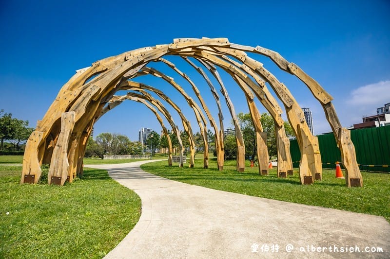 青埔公十三公園．桃園中壢景點（渴望、湧泉大型藝術品搭配花海超美）