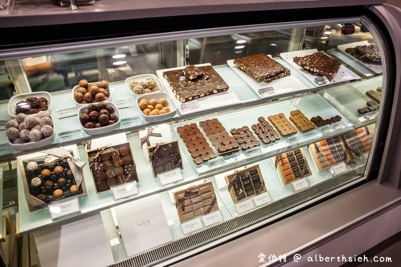 agnès b.CAFÉ．桃園統領美食（小b咖啡廳裝潢附有質感且優雅，巧克力蛋糕很美味）