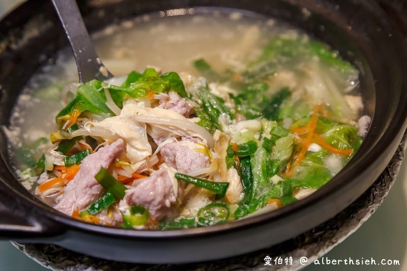 小雲滇｜中壢龍岡忠貞美食，雲南紹子米干跟過橋米線都好吃
