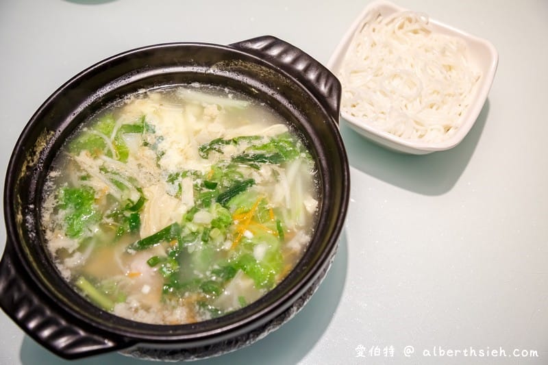 小雲滇｜中壢龍岡忠貞美食，雲南紹子米干跟過橋米線都好吃