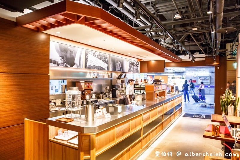上島咖啡店UCC誠品站前店．台北車站美食（寬敞舒適放鬆好聊的咖啡廳）