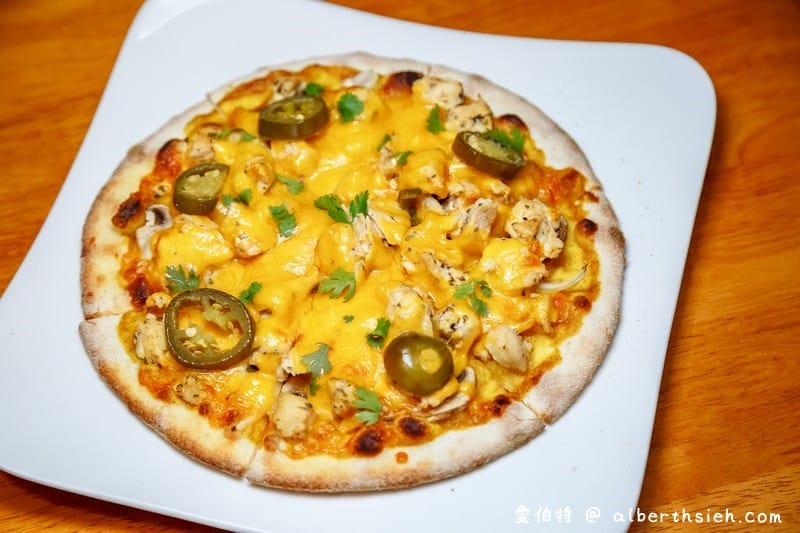 桃園PIZZA ROCK（義式披薩薄餅皮Q彈帶有咬勁而且清爽不油膩的好吃）