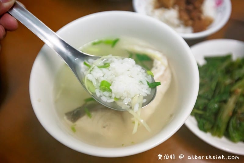 阿文魚粥/三味果汁（嘉義巷弄早午餐30年老店現點現煎的煎魚料理現榨飲料超滿足）