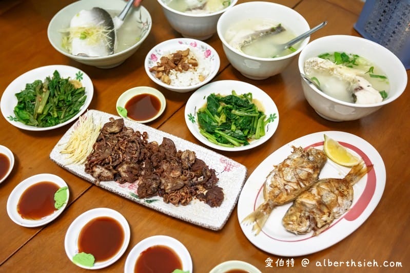 阿文魚粥/三味果汁（嘉義巷弄早午餐30年老店現點現煎的煎魚料理現榨飲料超滿足）