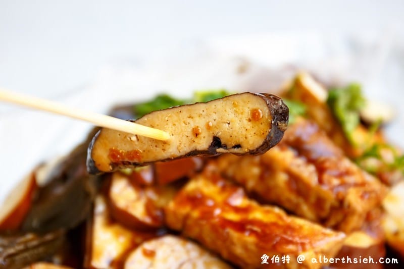 黃大目豆干（大溪老街美食好吃的現切滷味豆干，辣醬超讚）
