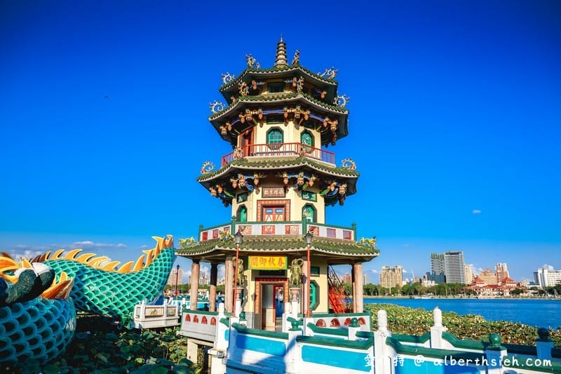 高雄蓮池潭風景區（壯觀的龍虎塔充滿東方神秘色彩，連CNN都讚嘆）