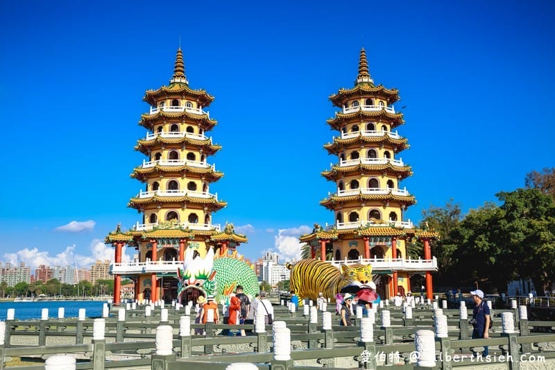 高雄蓮池潭風景區（壯觀的龍虎塔充滿東方神秘色彩，連CNN都讚嘆）