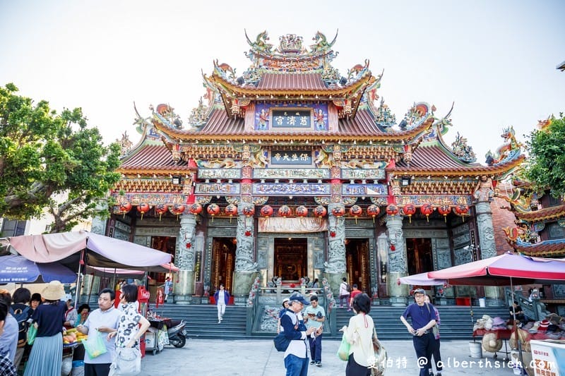 高雄蓮池潭風景區（壯觀的龍虎塔充滿東方神秘色彩，連CNN都讚嘆）