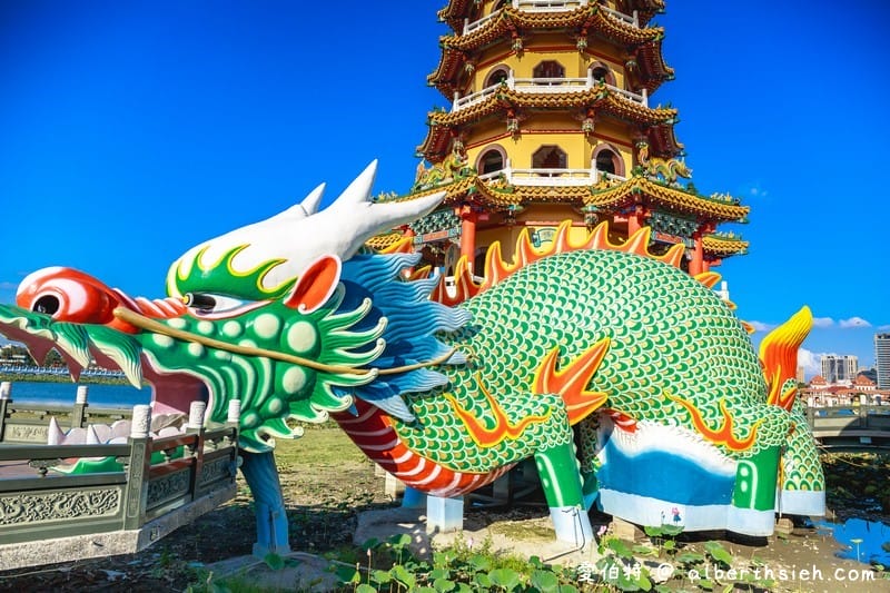 高雄蓮池潭風景區（壯觀的龍虎塔充滿東方神秘色彩，連CNN都讚嘆）