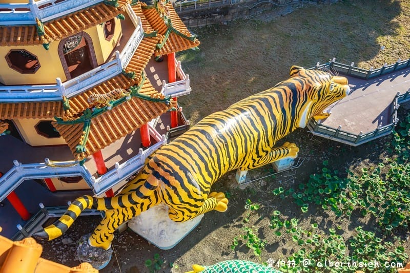 高雄蓮池潭風景區（壯觀的龍虎塔充滿東方神秘色彩，連CNN都讚嘆）