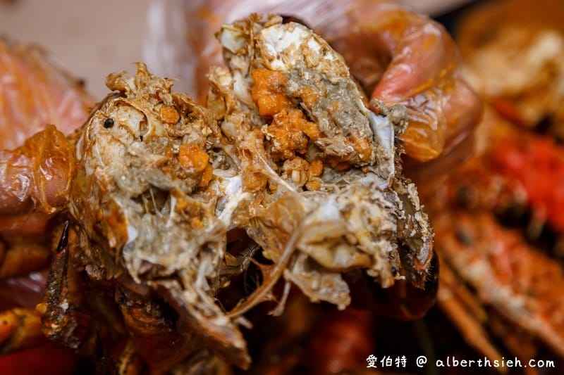 中壢紅唇蟹 KISS CRAB 美式手抓海鮮（超浮誇整大桌的龍蝦螃蟹，讓你吃到一個不要不要的）