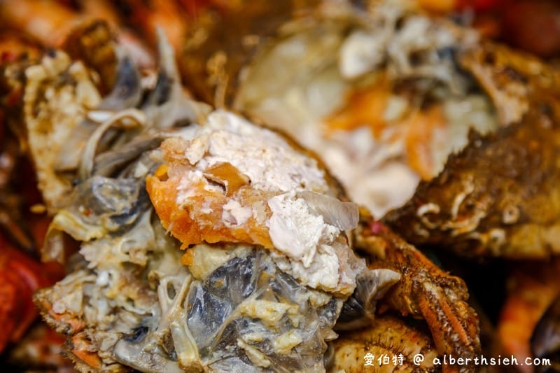 中壢紅唇蟹 KISS CRAB 美式手抓海鮮（超浮誇整大桌的龍蝦螃蟹，讓你吃到一個不要不要的）